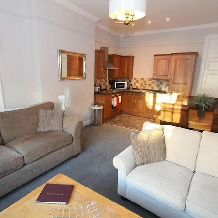 Character Apartment With Views Over City Centre & The Historic Rows Честер Екстер'єр фото
