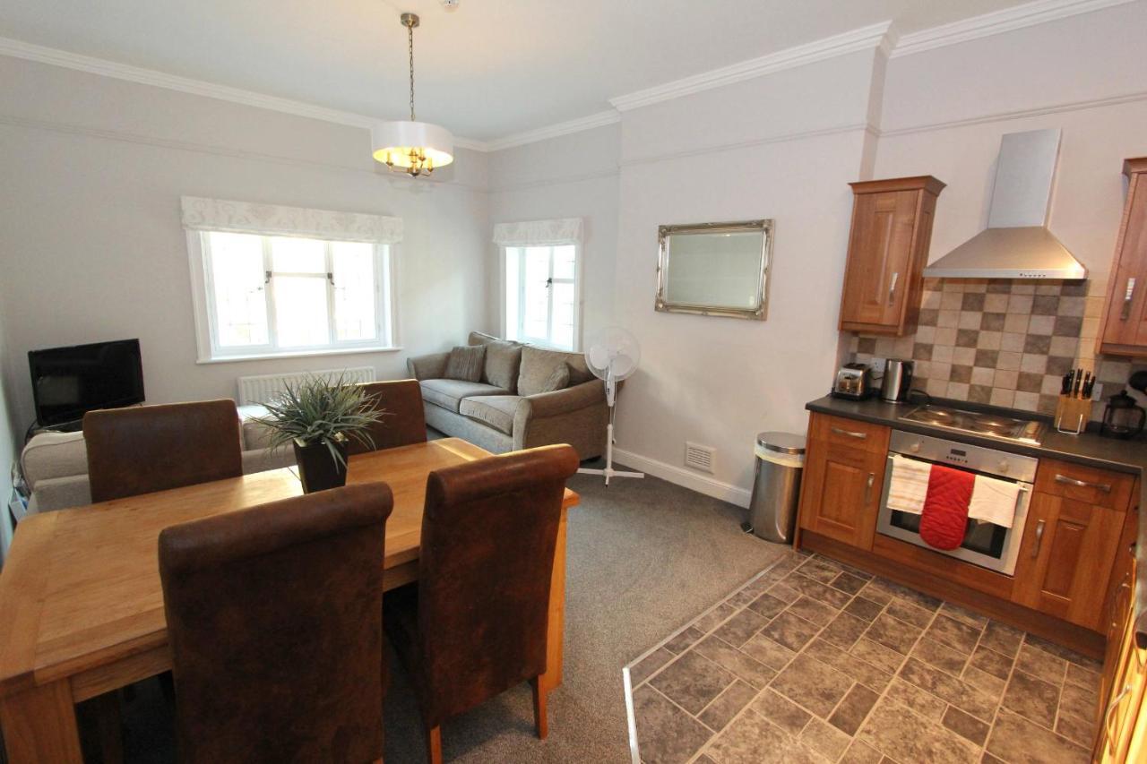 Character Apartment With Views Over City Centre & The Historic Rows Честер Екстер'єр фото